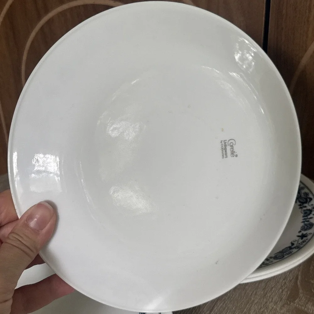 CORELLE Old Town Blue And White 8.5 Inch Five Piece Plates USED